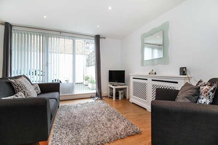 1 Bedroom Apartment To Rent In Hermitage Wall, Hermitage Wall, Wapping, E1W