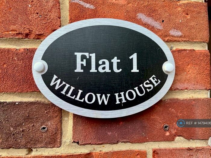 1 Bedroom Maisonette To Rent In Willow House, Wokingham, RG41