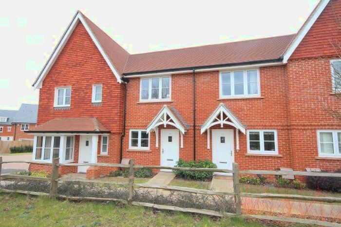 2 Bedroom Property To Rent In Longhurst Avenue, Horsham, RH12