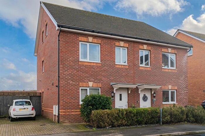 4 Bedroom Town House For Sale In Redbrick Gardens, Newport, NP19