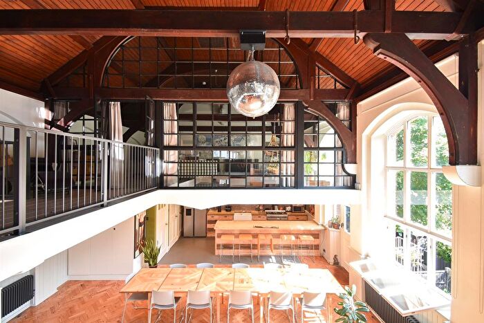 3 Bedroom Maisonette To Rent In Croft Road, Hastings, TN34