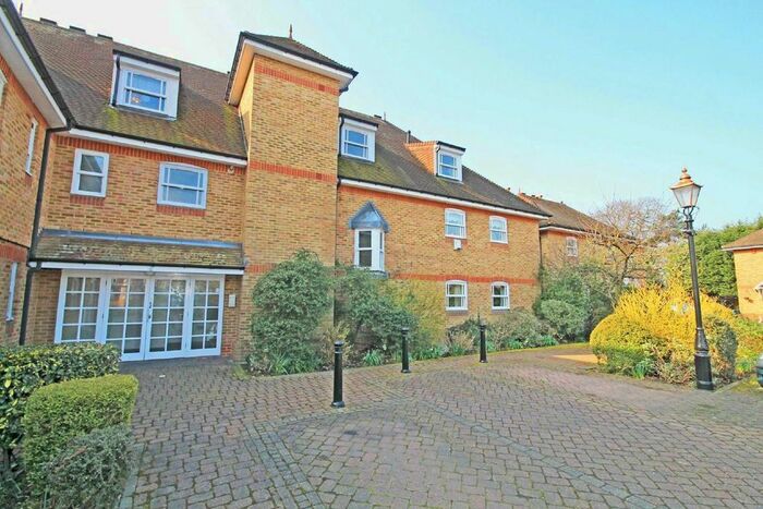 2 Bedroom Flat To Rent In Natalie Mews, Twickenham, TW2