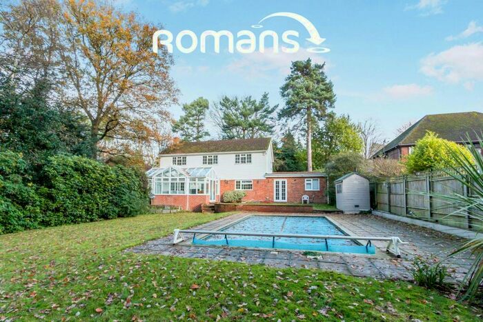 4 Bedroom Detached House To Rent In Park Avenue, Camberley, GU15