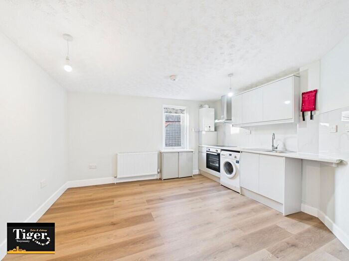 2 Bedroom Flat To Rent In Springfield Road, Blackpool, FY1