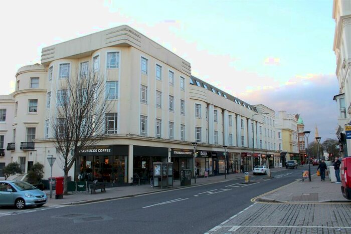 1 Bedroom Flat To Rent In Hill House, Western Road, Hove, BN3