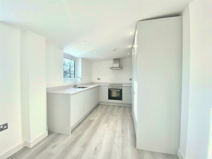 2 Bedroom Apartment To Rent In Parkview House, Oaklands Park, Wokingham, Berkshire, RG41