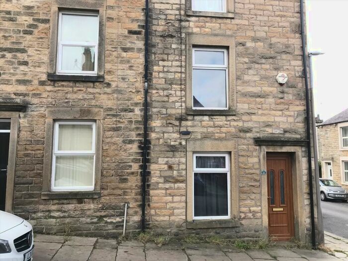 3 Bedroom House To Rent In Vine Street, Lancaster, LA1