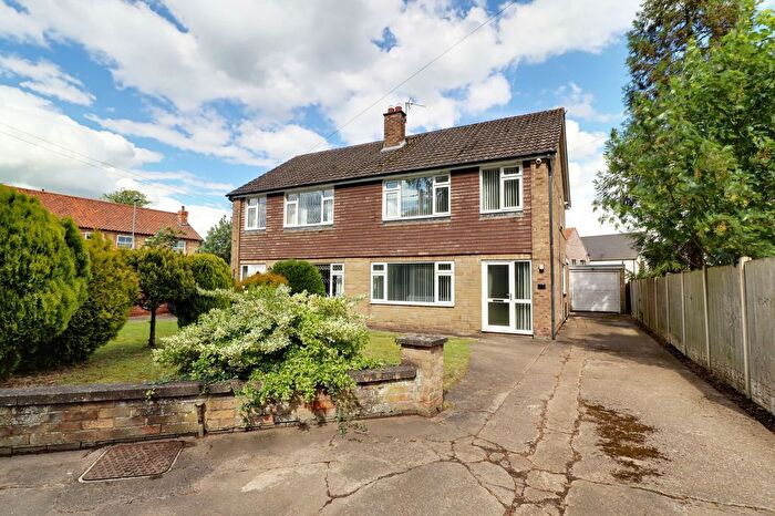 3 Bedroom Semi Detached House For Sale In West Street, Scawby, DN20