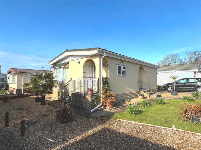 2 Bedroom Detached Bungalow For Sale In Folly Lane, East Cowes, PO32