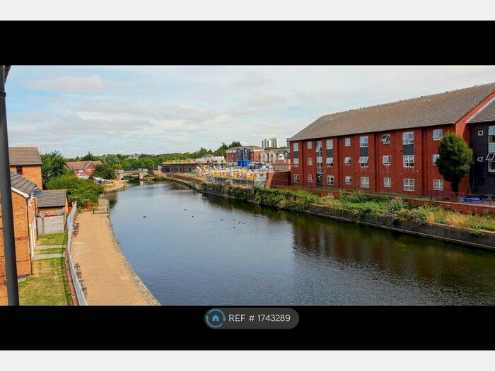 2 Bedroom Flat To Rent In Lockfields View, Liverpool, L3