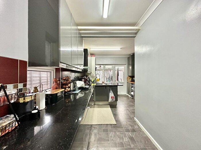3 Bedroom Terraced House For Sale In Aberdeen Road, Wealdstone, Harrow, HA3