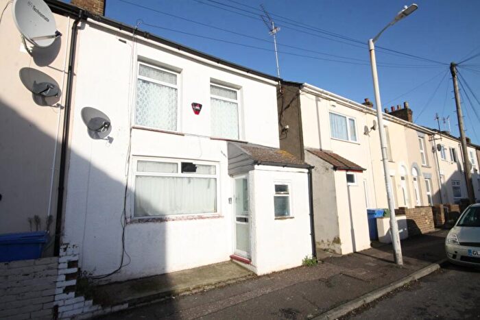 2 Bedroom Terraced House To Rent In Shortlands Road, Sittingbourne, Kent, ME10