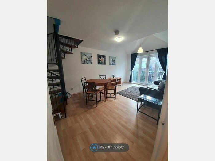 3 Bedroom Flat To Rent In London Bridge, London, SE1