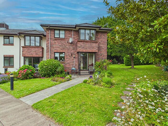 2 Bedroom Flat For Sale In Priory Gardens, Abergavenny, NP7