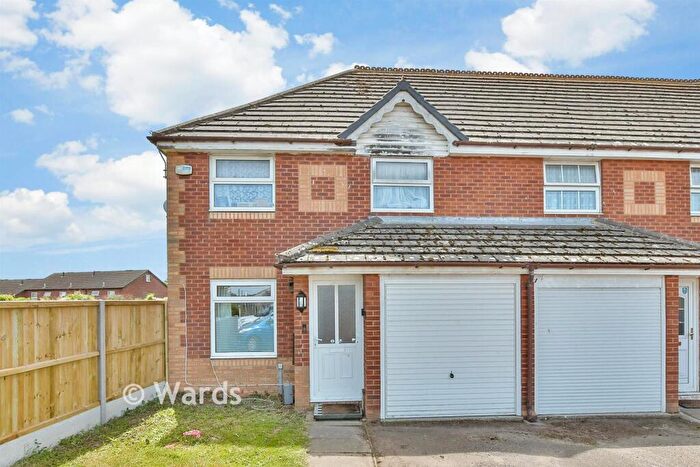 3 Bedroom End Of Terrace House For Sale In Bysing Wood Road, Faversham, Kent, ME13