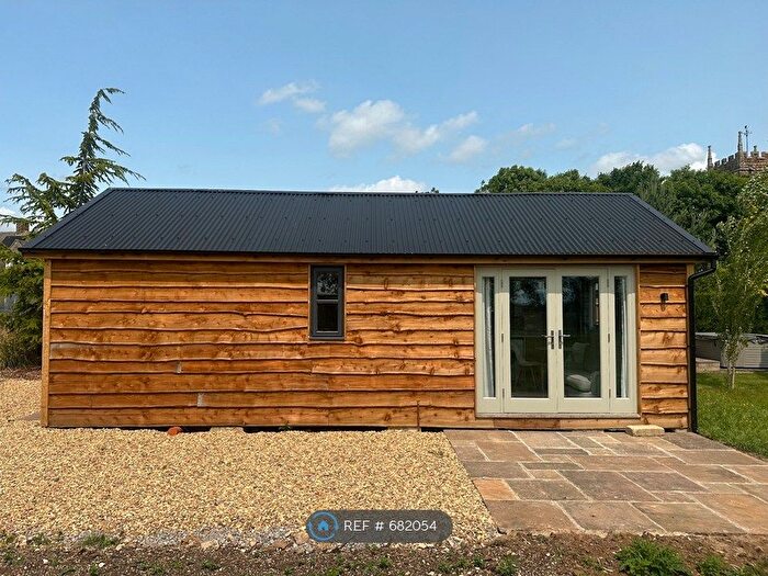 1 Bedroom Flat To Rent In The Paddock, Milcombe, Banbury, OX15