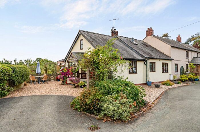 4 Bedroom Semi-Detached House For Sale In Pentrebeirdd, Guilsfield, Welshpool, Powys, SY21