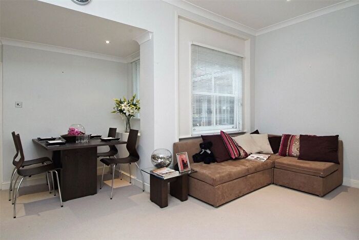 1 Bedroom Flat For Sale In Monmouth Road, London, W2