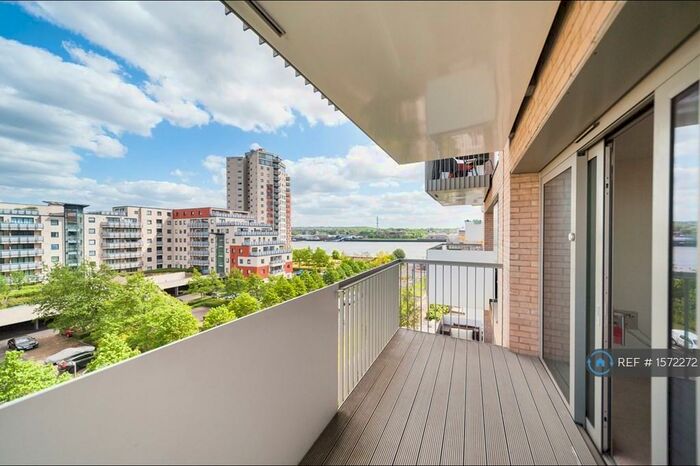 1 Bedroom Flat To Rent In Parkside Court, London, E16