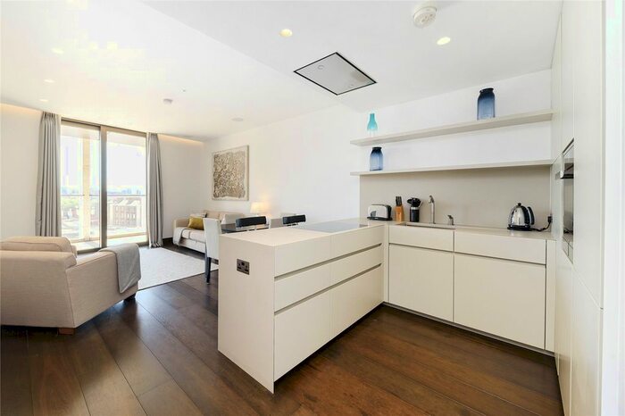 2 Bedroom Flat To Rent In Kings Gate, Kings Gate Walk, Westminster, London, SW1E