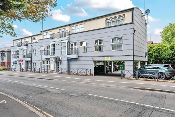 2 Bedroom Flat To Rent In Kingston Hill, Kingston Upon Thames, KT2