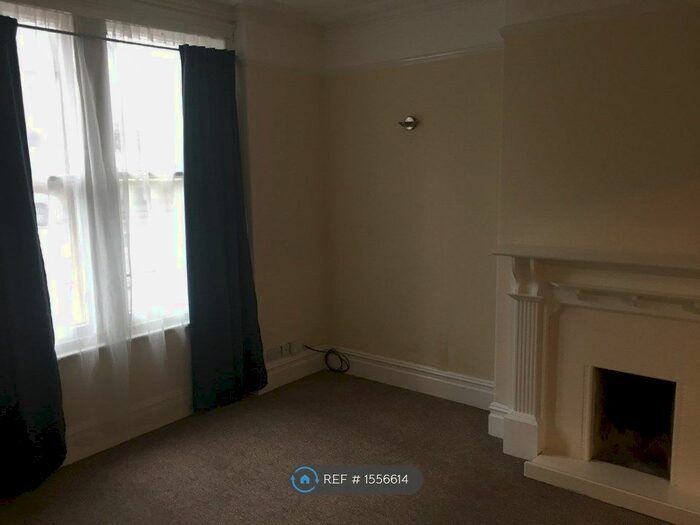 1 Bedroom Flat To Rent In Billetfield, Taunton, TA1
