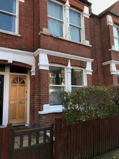 2 Bedroom Maisonette To Rent In Bickley Street, London, SW17