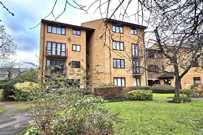 2 Bedroom Apartment To Rent In Bedroom Apartment St Floor In Woking, GU22