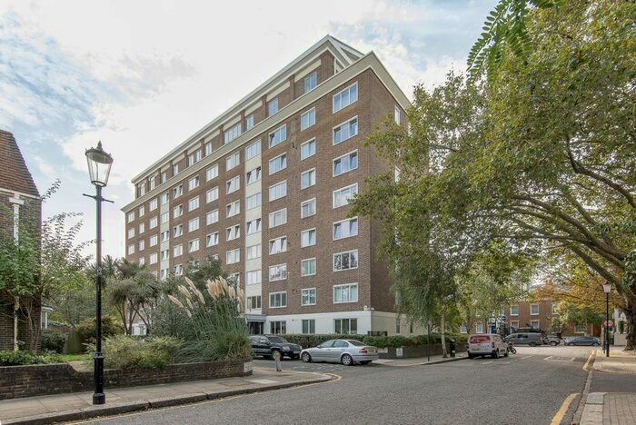 3 Bedroom Flat To Rent In St. Mary Abbots Terrace, London, W14