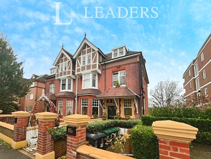 2 Bedroom Apartment To Rent In The Drive, Hove, BN3