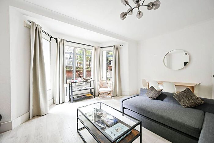 1 Bedroom Flat To Rent In Cromwell Road, Earls Court, London, SW5