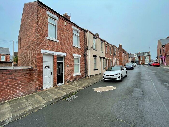 2 Bedroom Ground Flat To Rent In Collingwood Street, South Shields, Tyne And Wear, NE33