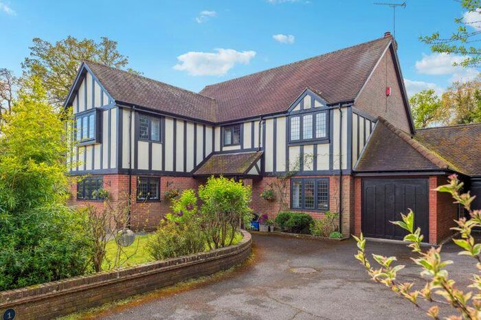 6 Bedroom Detached House For Sale In Stables Court, Marlow., SL7