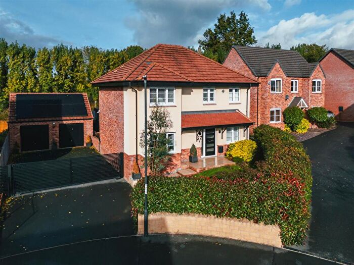 5 Bedroom Detached House For Sale In Pomegranate Road, Chesterfield, S41