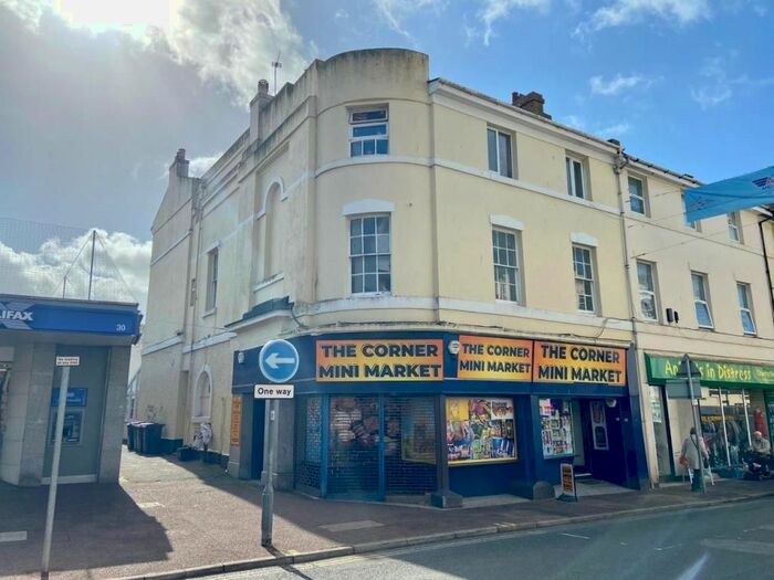 2 Bedroom Flat To Rent In The Gerstons, Paignton, TQ3