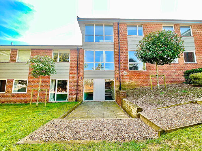 2 Bedroom Apartment For Sale In Moreton Road, Buckingham, MK18