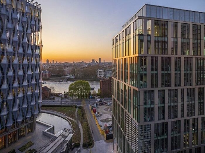 2 Bedroom Flat To Rent In Viaduct Gardens, SW11