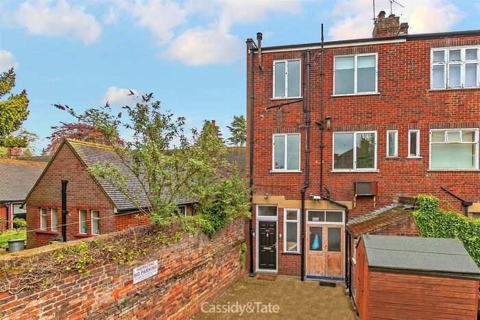 2 Bedroom Maisonette To Rent In St. Peters Street, St.Albans, AL1