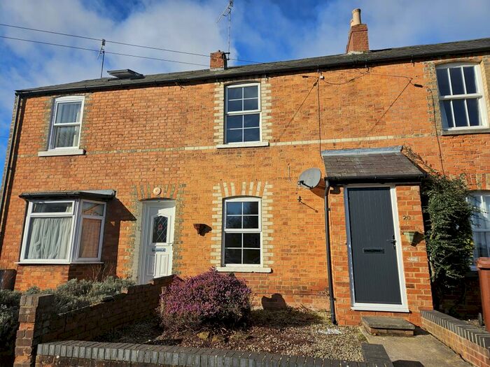 2 Bedroom Terraced House To Rent In Bath Road, OX16