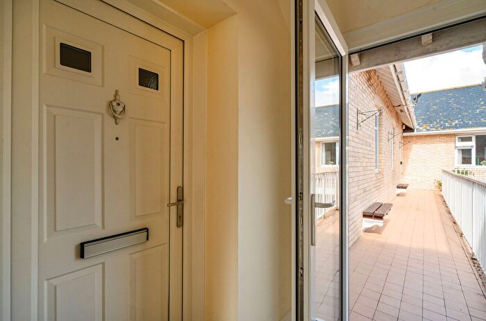 2 Bedroom Flat For Sale In Steartfield Road, Paignton, Devon, TQ3