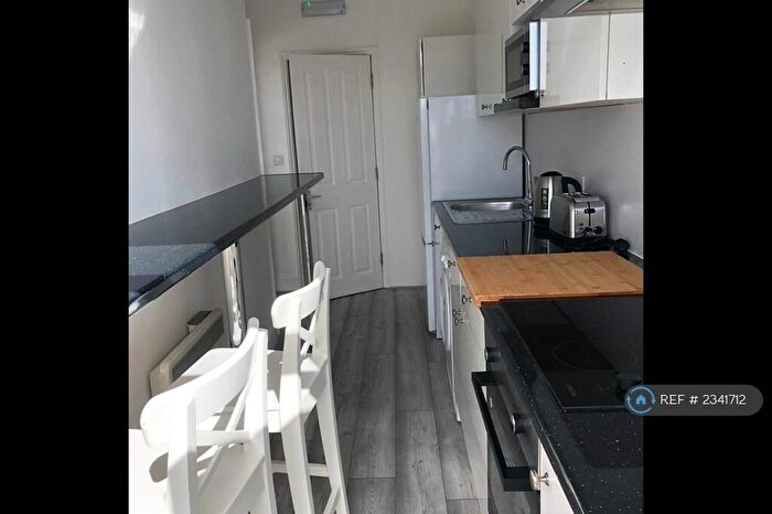 1 Bedroom Flat To Rent In Yew Tree Road, Slough, SL1