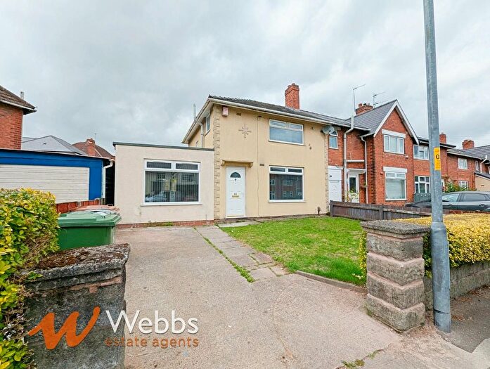 4 Bedroom Semi-Detached House To Rent In Stanley Street, Bloxwich, Walsall, WS3