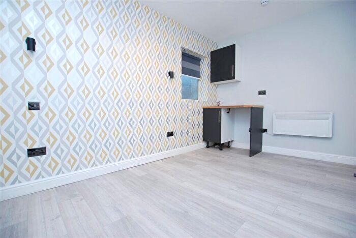 1 Bedroom House Of Multiple Occupation To Rent In Ash Road, Aldershot, Hampshire, GU12