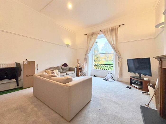 2 Bedroom Apartment To Rent In Clifton Village, Gloucester Row, BS8