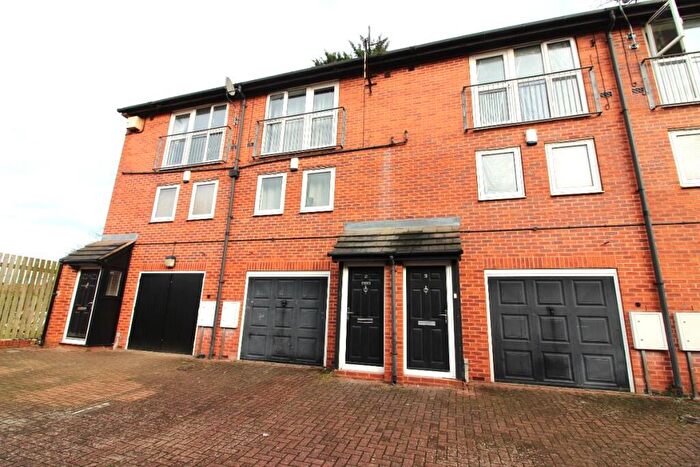 2 Bedroom Terraced House To Rent In Archway Court, NG7
