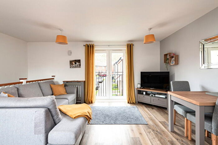 2 Bedroom Flat For Sale In Mason Lane, Peters Village, Wouldham, ME1