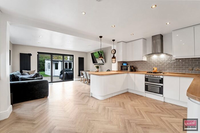 3 Bedroom Detached House For Sale In Station Crescent, Ashford, TW15