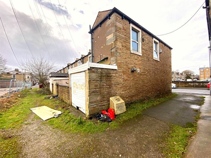 5 Bedroom End Terrace House For Sale In Leyland Road, Burnley, BB11