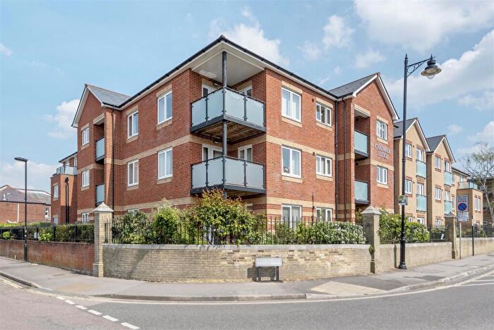 2 Bedroom Retirement Property For Sale In Chadwick Lodge, Southampton, Hampshire, SO15