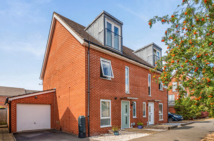 3 Bedroom Semi-Detached House For Sale In Jaguar Lane, Bracknell, Berkshire, RG12